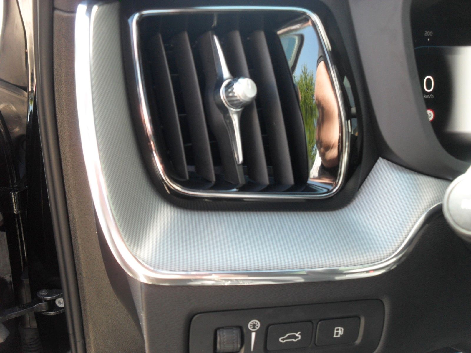 Fahrzeugabbildung Volvo XC 60 T8 R- Design Plug-In Hybrid AWD | Head Up