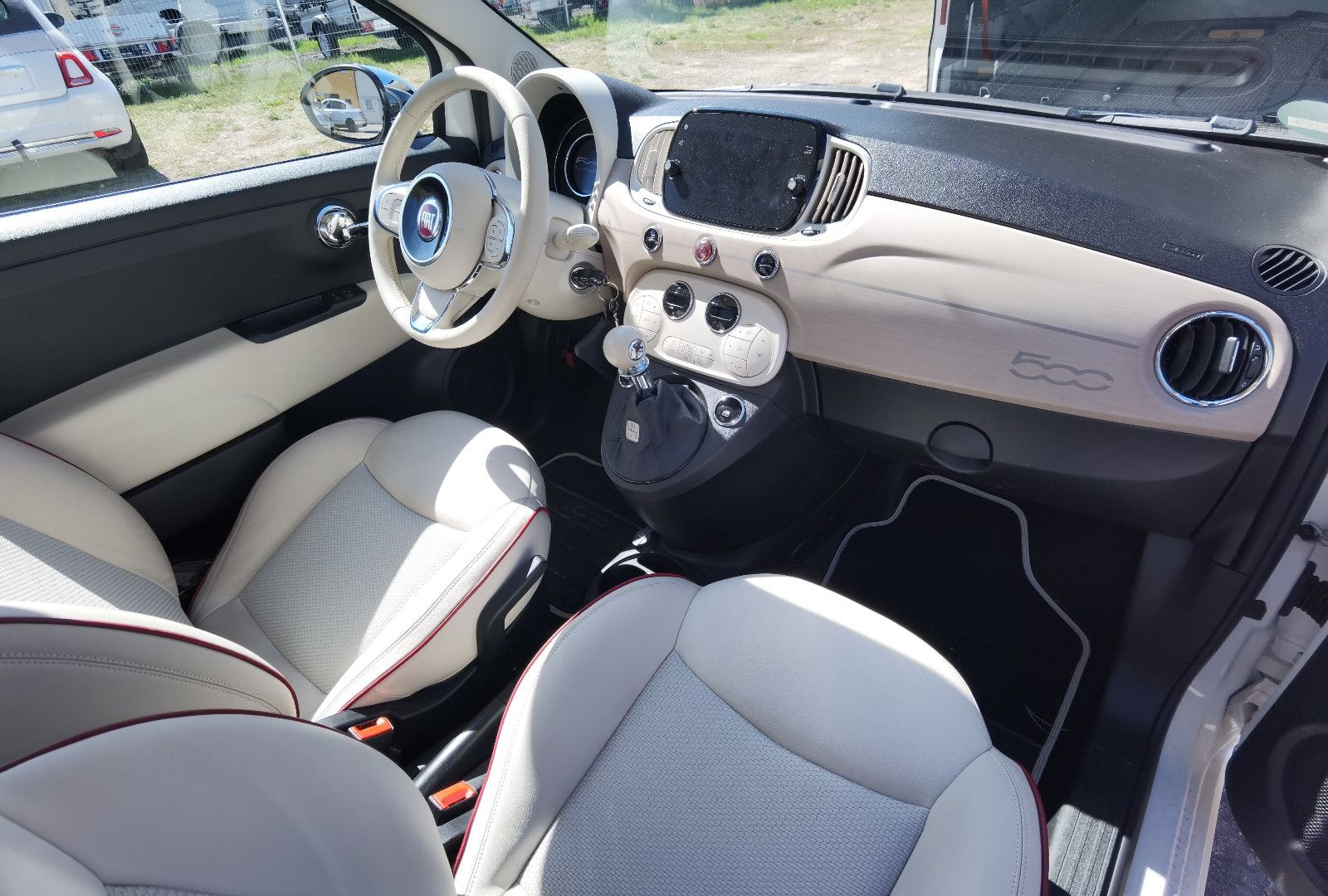 Fahrzeugabbildung Fiat 500 DolceVita