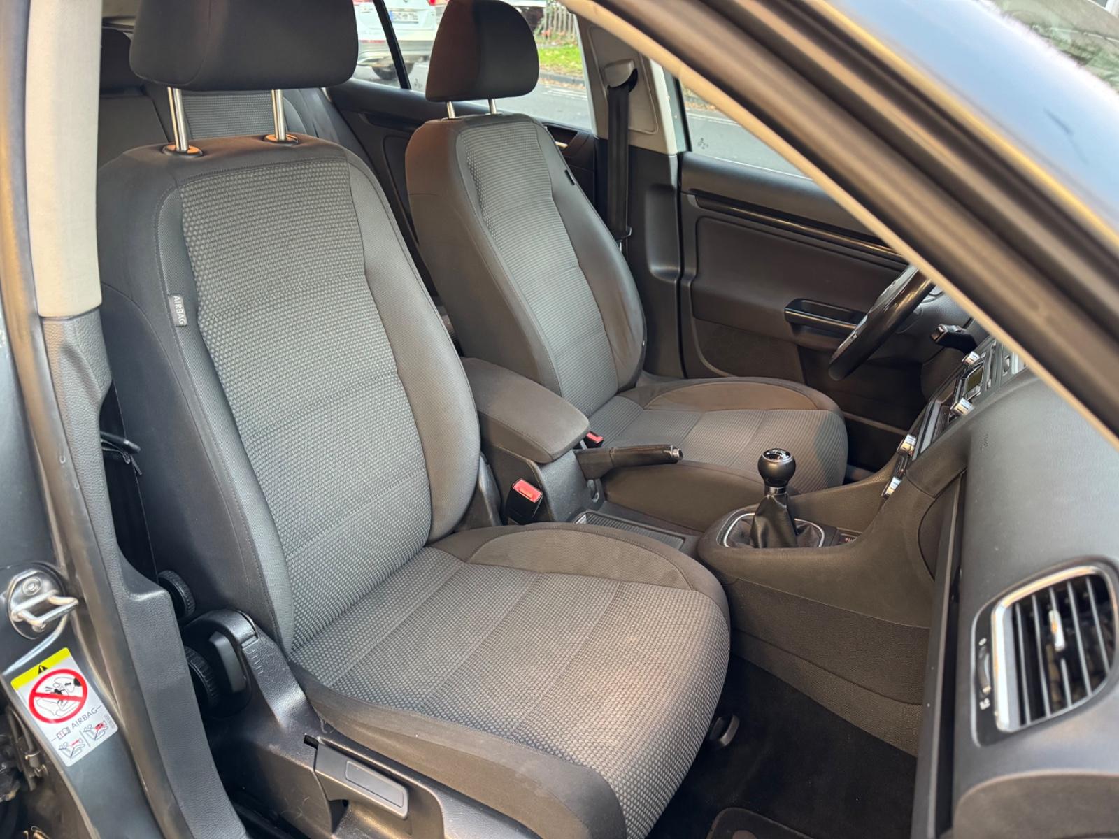 Volkswagen Golf 2010 — photo 16