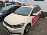 Volkswagen Touran Neues Modell - Volkswagen Touran aus 2016 mit Diesel-Antrieb: Leder, Navigationssystem, Kleinbus