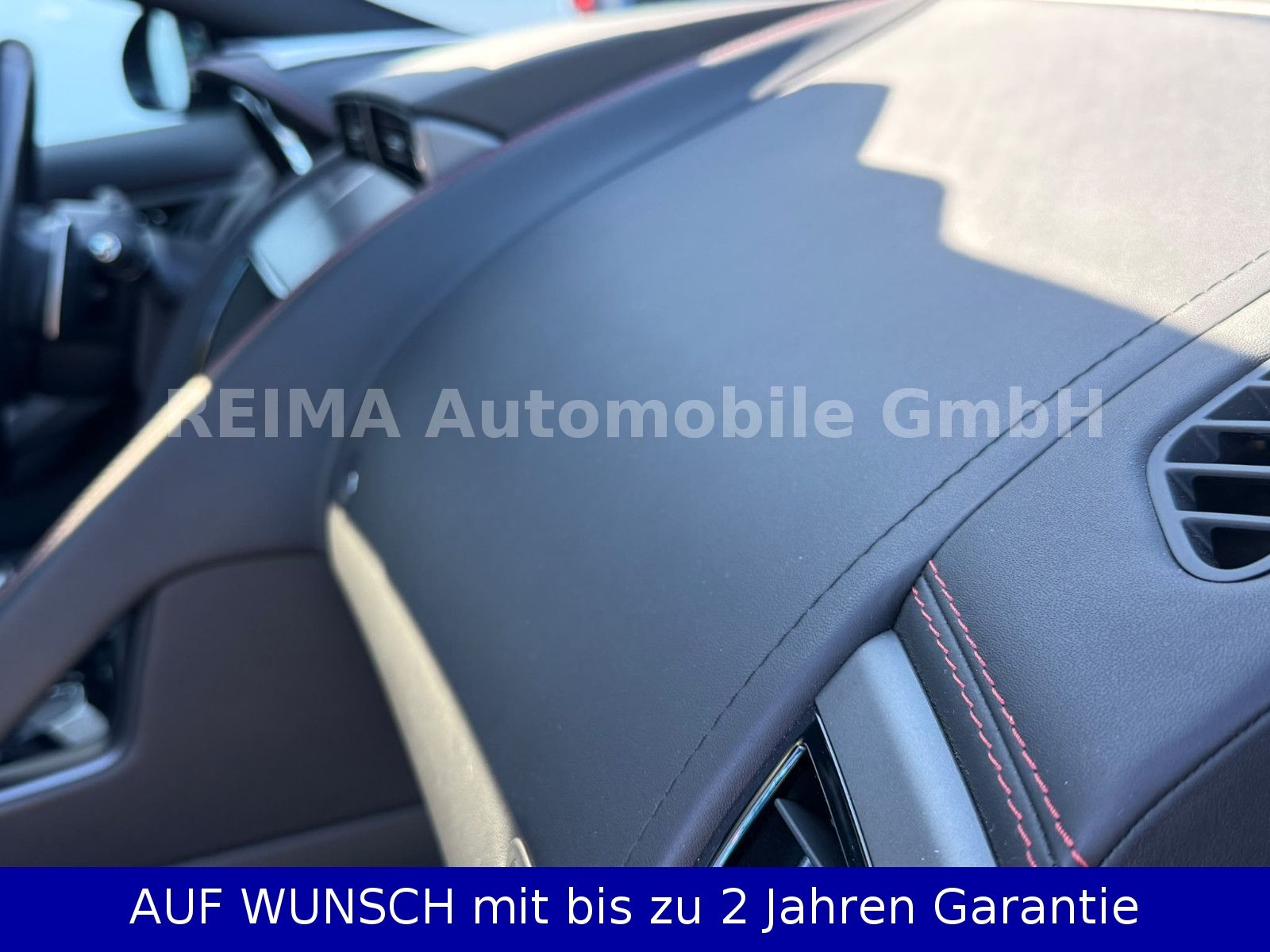 Fahrzeugabbildung Jaguar F-TYPE Coupe R  AWD, Pano, deutsche Auslieferung