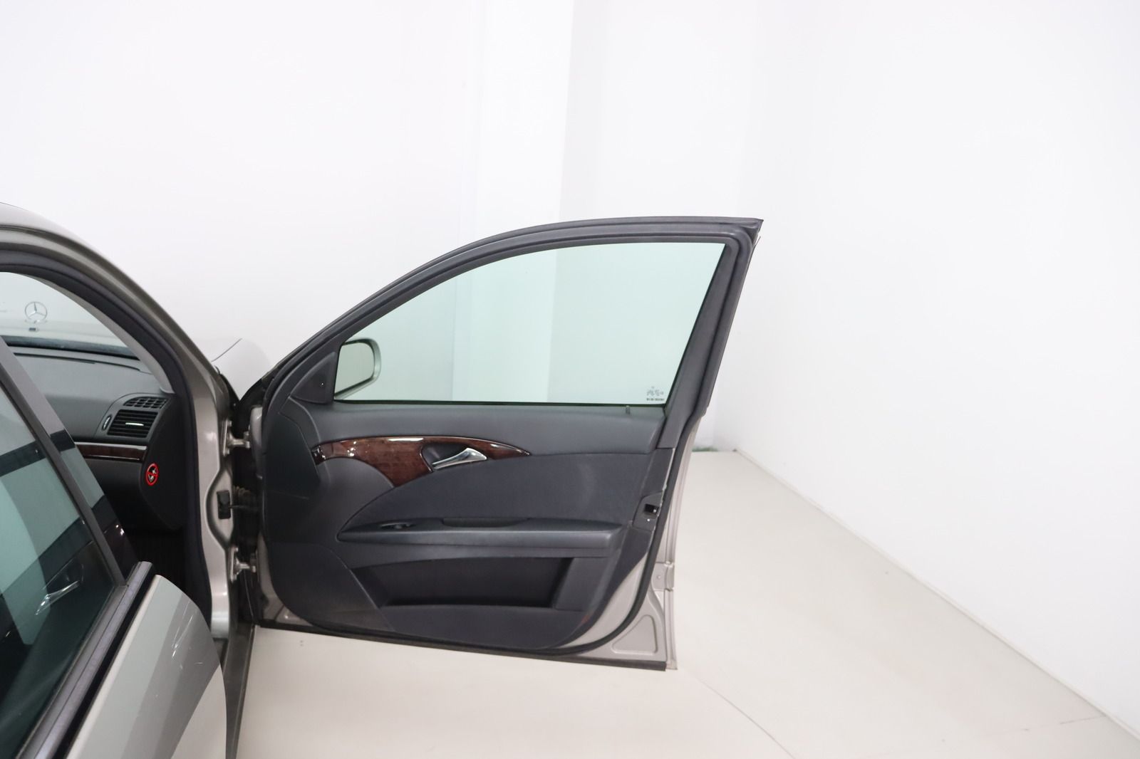 Fahrzeugabbildung Mercedes-Benz E 200 KOMPRESSOR Automatik * Klimaautom. *