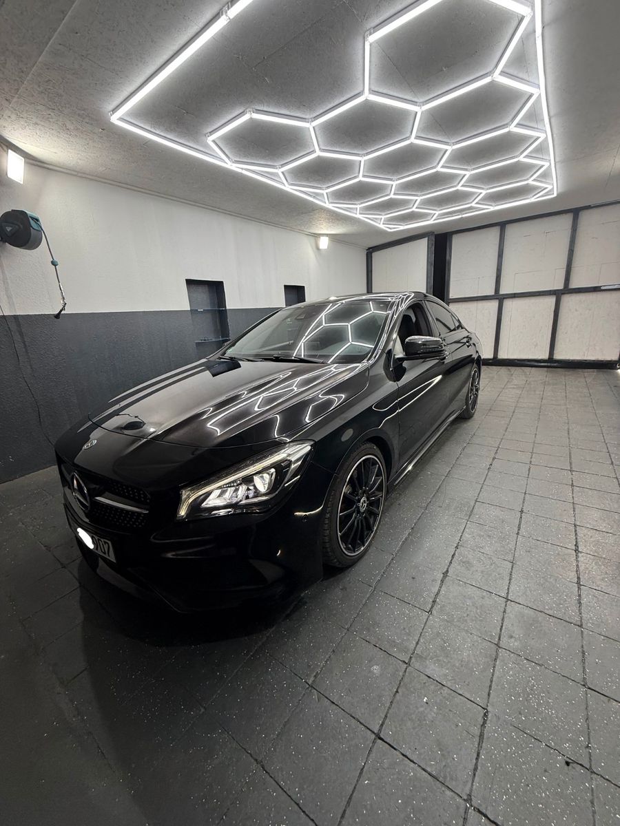 MERCEDES-BENZ CLA 250 AMG Line Night Paket LED Sitzheizung