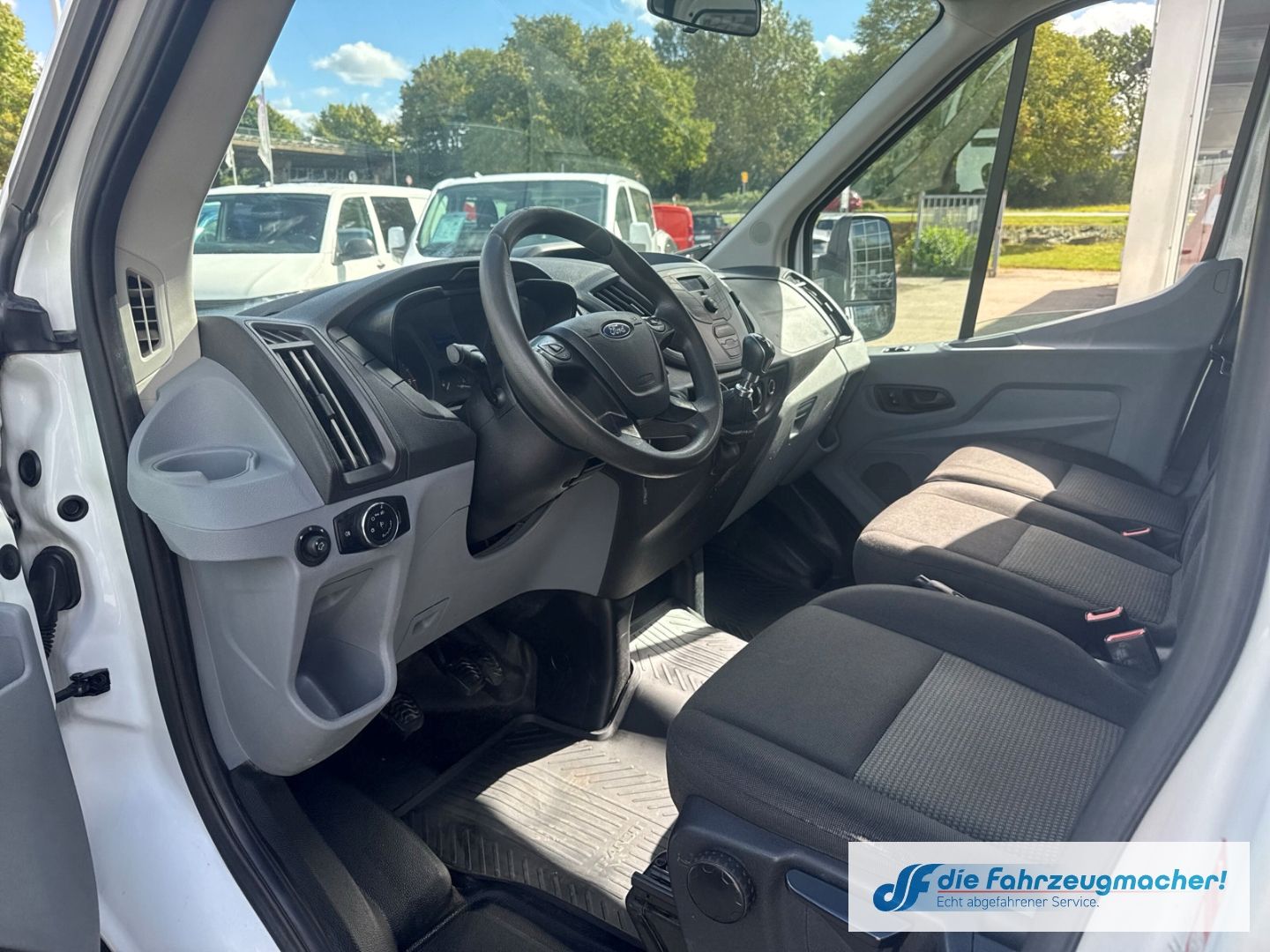 Fahrzeugabbildung Ford Transit Pritsche 310 L2 Doppelkabine 2.0 TDCi DP