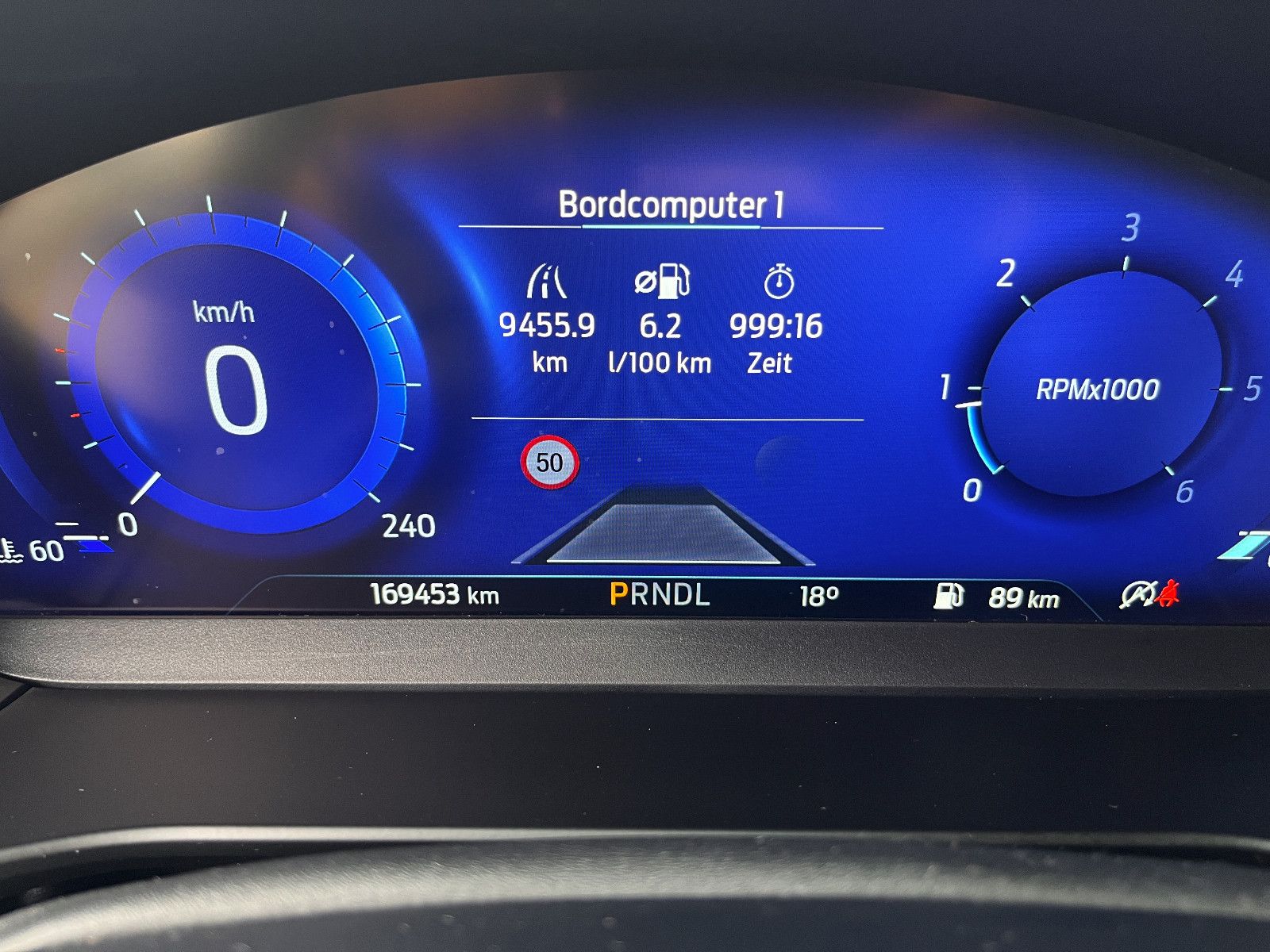 Fahrzeugabbildung Ford Focus Lim. Vignale