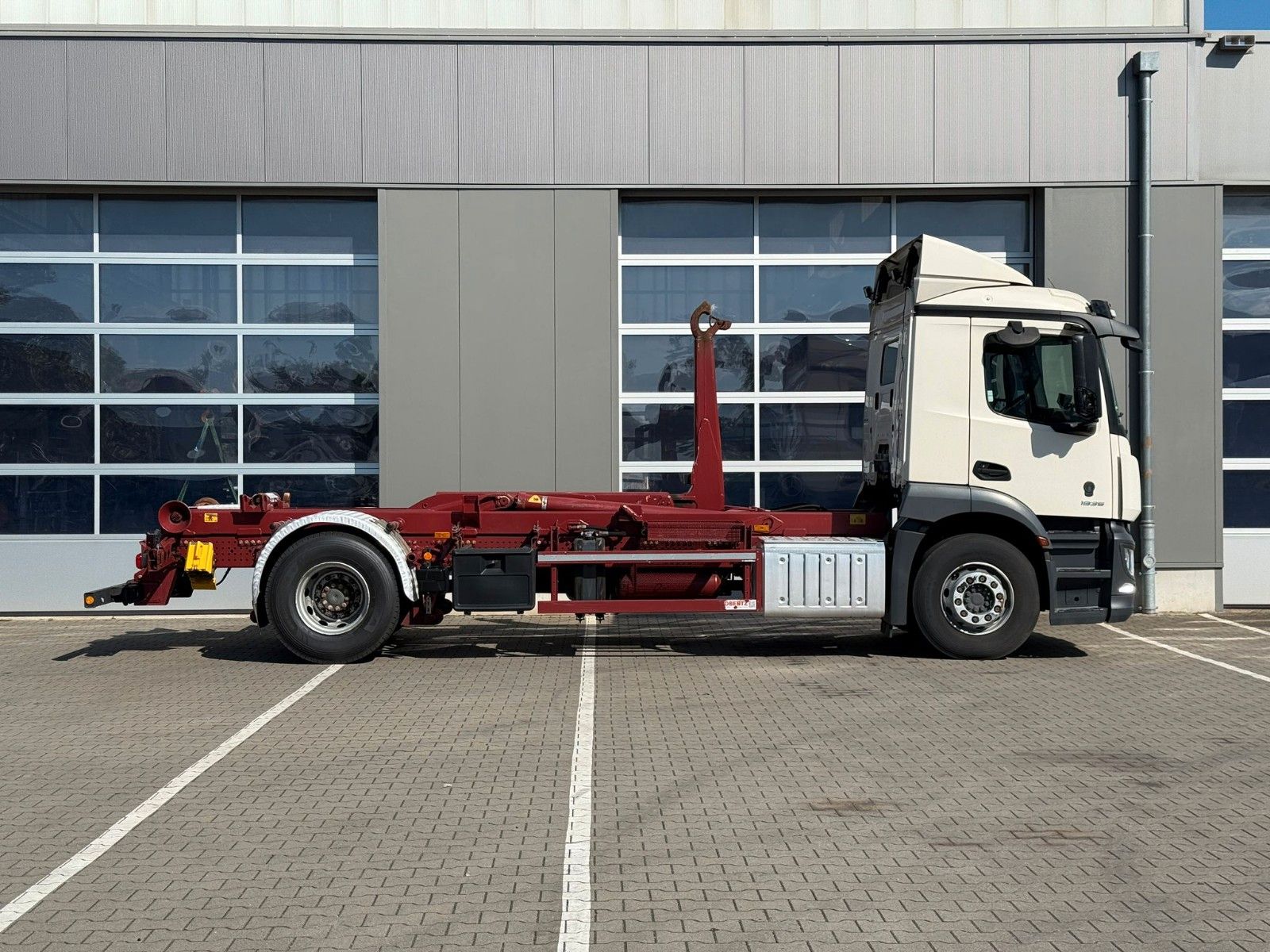 Fahrzeugabbildung Mercedes-Benz Actros 5 1835 4x2  MEILLER RK 14-65 Abrollkipper
