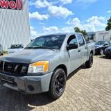 Nissan Titan AUTOM- 4 TÜR 5 SITZER AHK KLIMAANLAGE - Nissan Titan mit Benzin-Antrieb