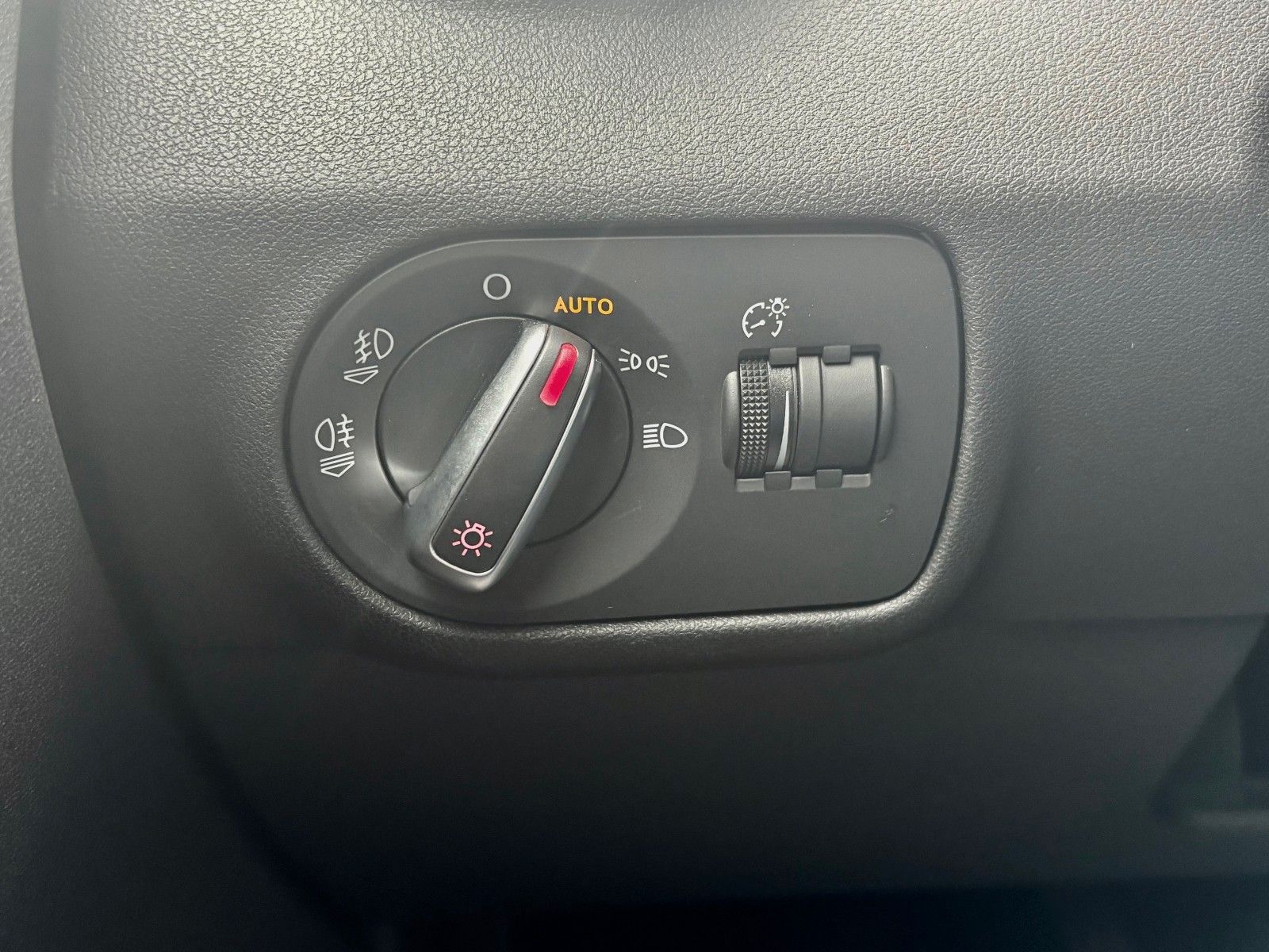 Fahrzeugabbildung Audi A1 1.4 TSI SPBK S LINE edition Navi Xenon SPORTP