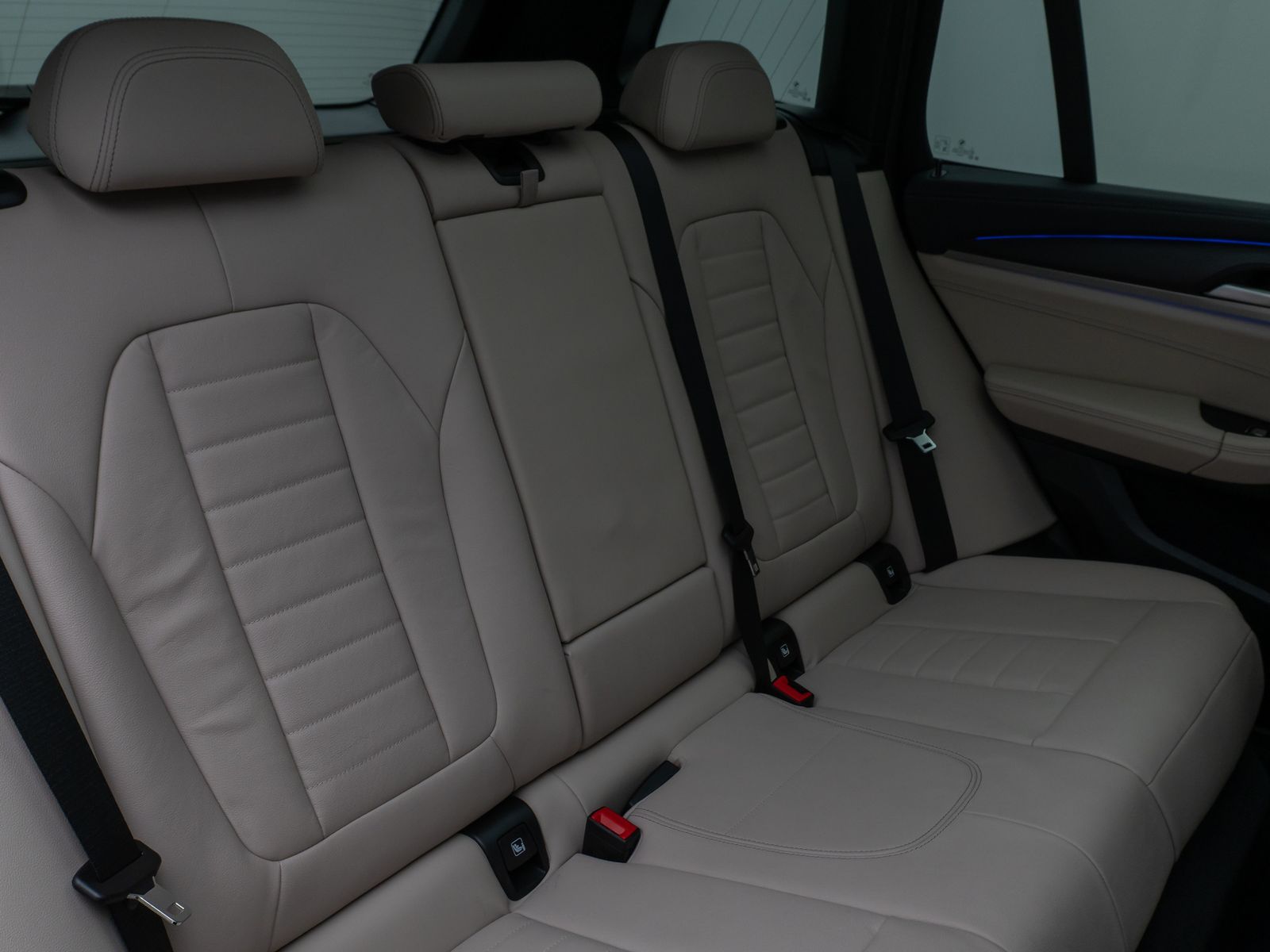 Fahrzeugabbildung BMW X3 M40i Panorama Laser 360°HUD DAB HiFi AHK ACC