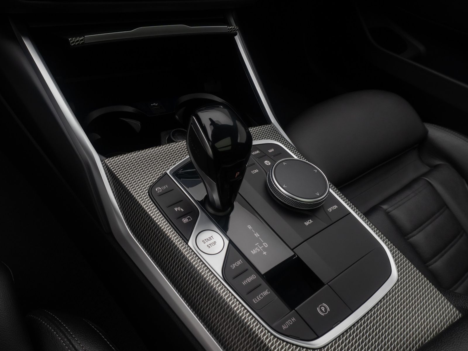 Fahrzeugabbildung BMW 330e M Sport DAB HiFi Laser HUD Panorama AHK 19"