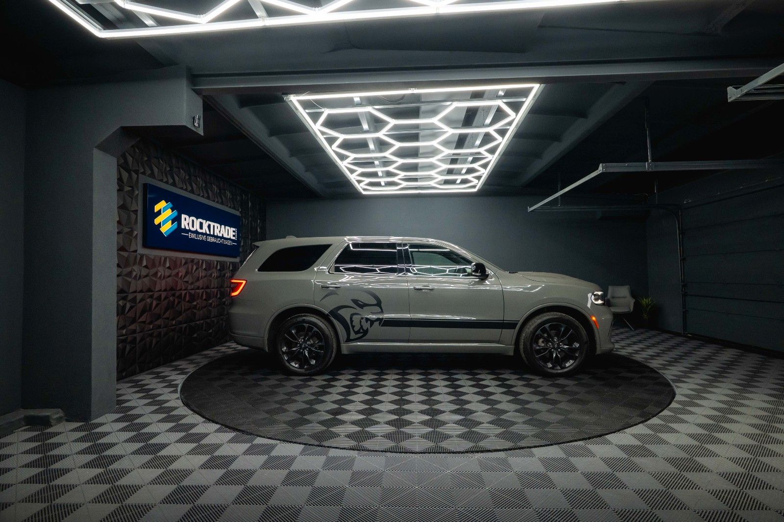 Fahrzeugabbildung Dodge Durango 5.7 V8 R/T 4x4 Night-Paket Modell 22 LED