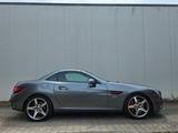 Mercedes-Benz SLC 200 AMG Line RedArt Edition SLK 200 Redart - Mercedes-Benz SLC 200 mit Benzin-Antrieb: Automatik
