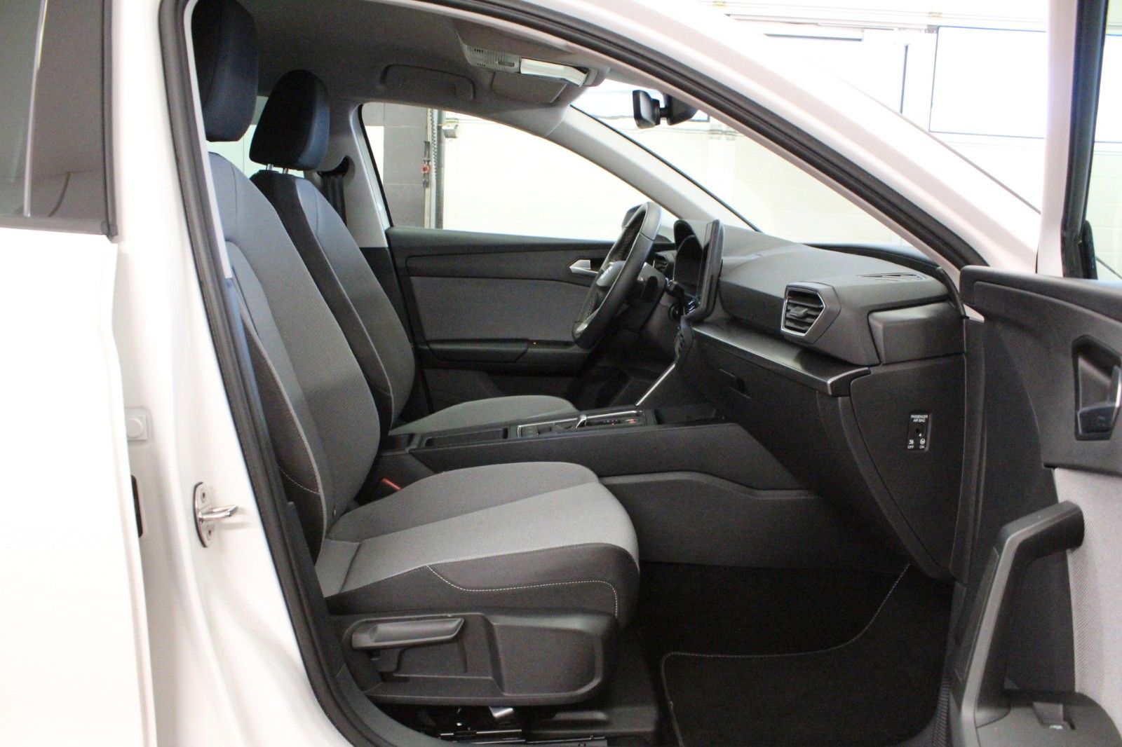 Fahrzeugabbildung SEAT Leon Sportstourer 1.5 Style DSG Automatik