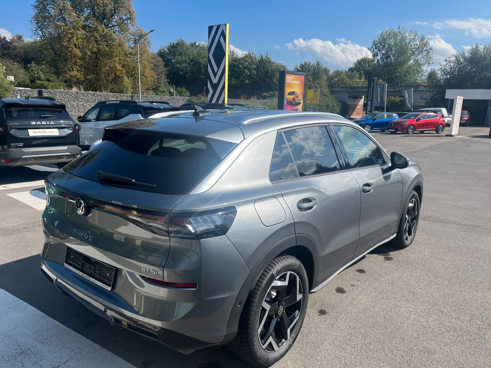 Fahrzeugabbildung Volkswagen T-Roc 1.5 eTSI 110 kW R-Line