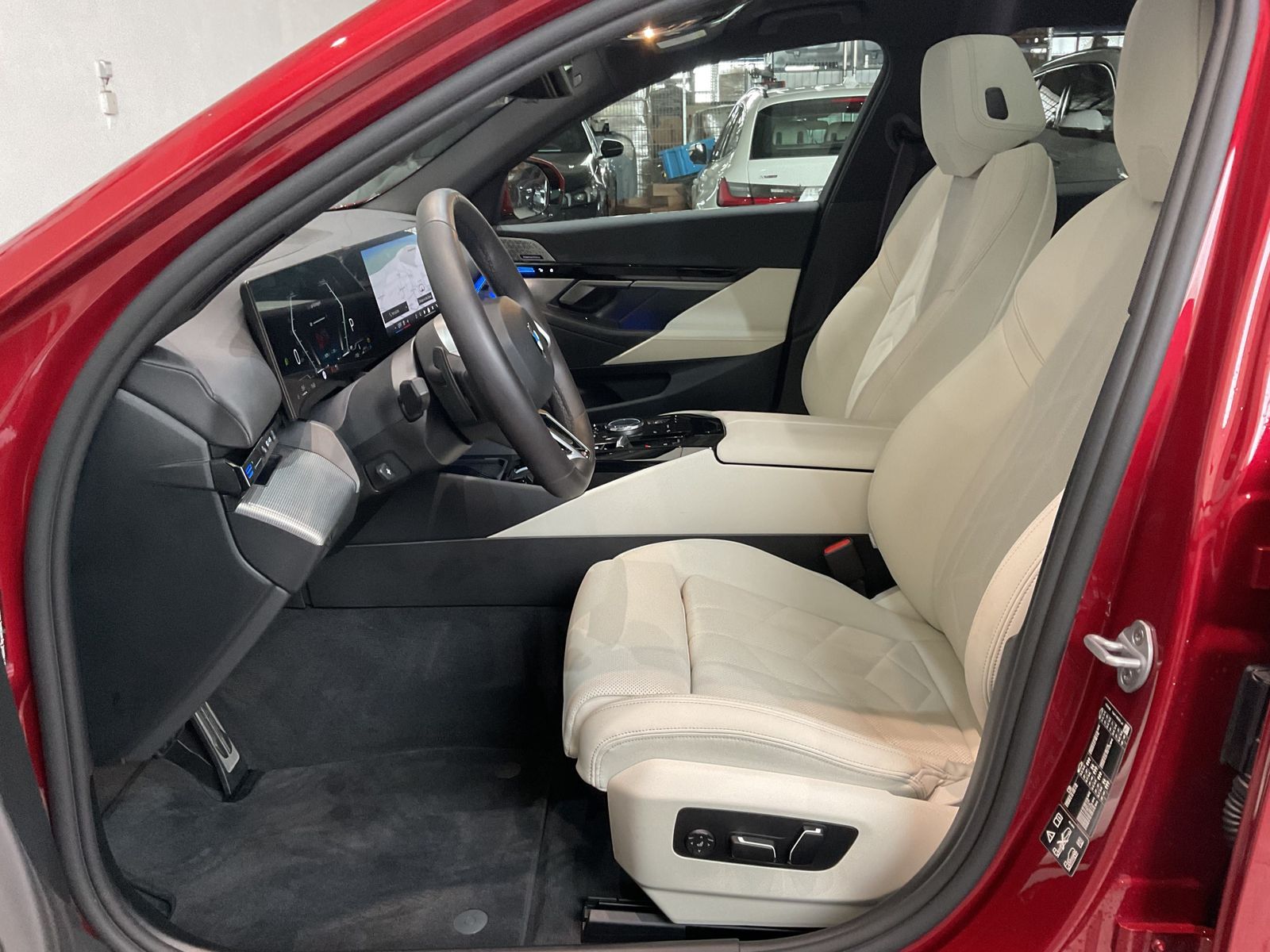 Fahrzeugabbildung BMW 540d xDrive M Sportpaket pro | Sitzbelüftung vor