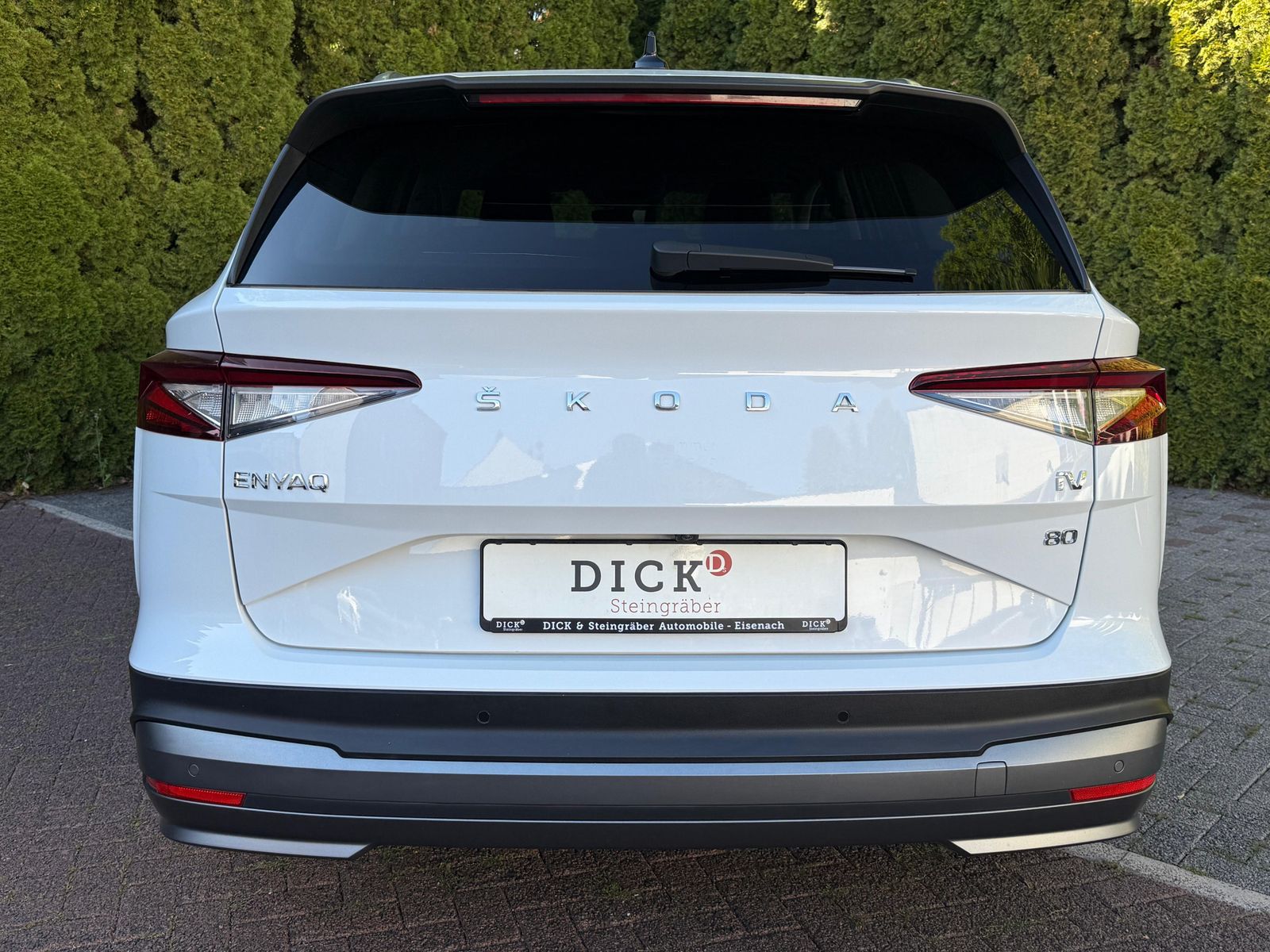 Fahrzeugabbildung SKODA Enyaq 80 Loft CCS+WÄPU+NAV+SHZ+KAM+ACC+AMBI+CARP