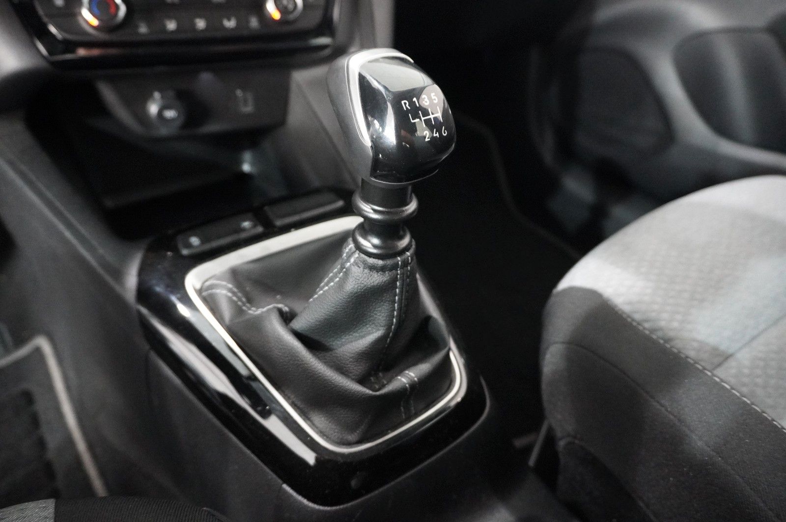 Fahrzeugabbildung Opel Corsa F 1.2 FACELIFT NAVI/LED/KAMERA/VIRTU./DAB+