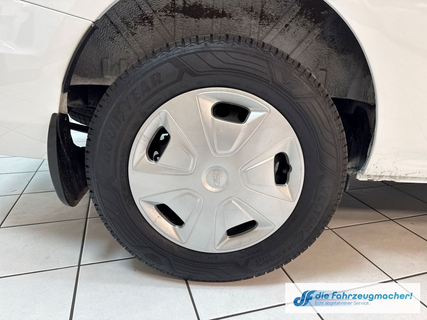 Fahrzeugabbildung Ford Transit Custom Kasten 320 L2 Trend DAB Notbremsa