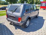 Lada NIVA LANG 4TÜR HU SERVICE KONSERV AHK LADA HÄNDL - Lada