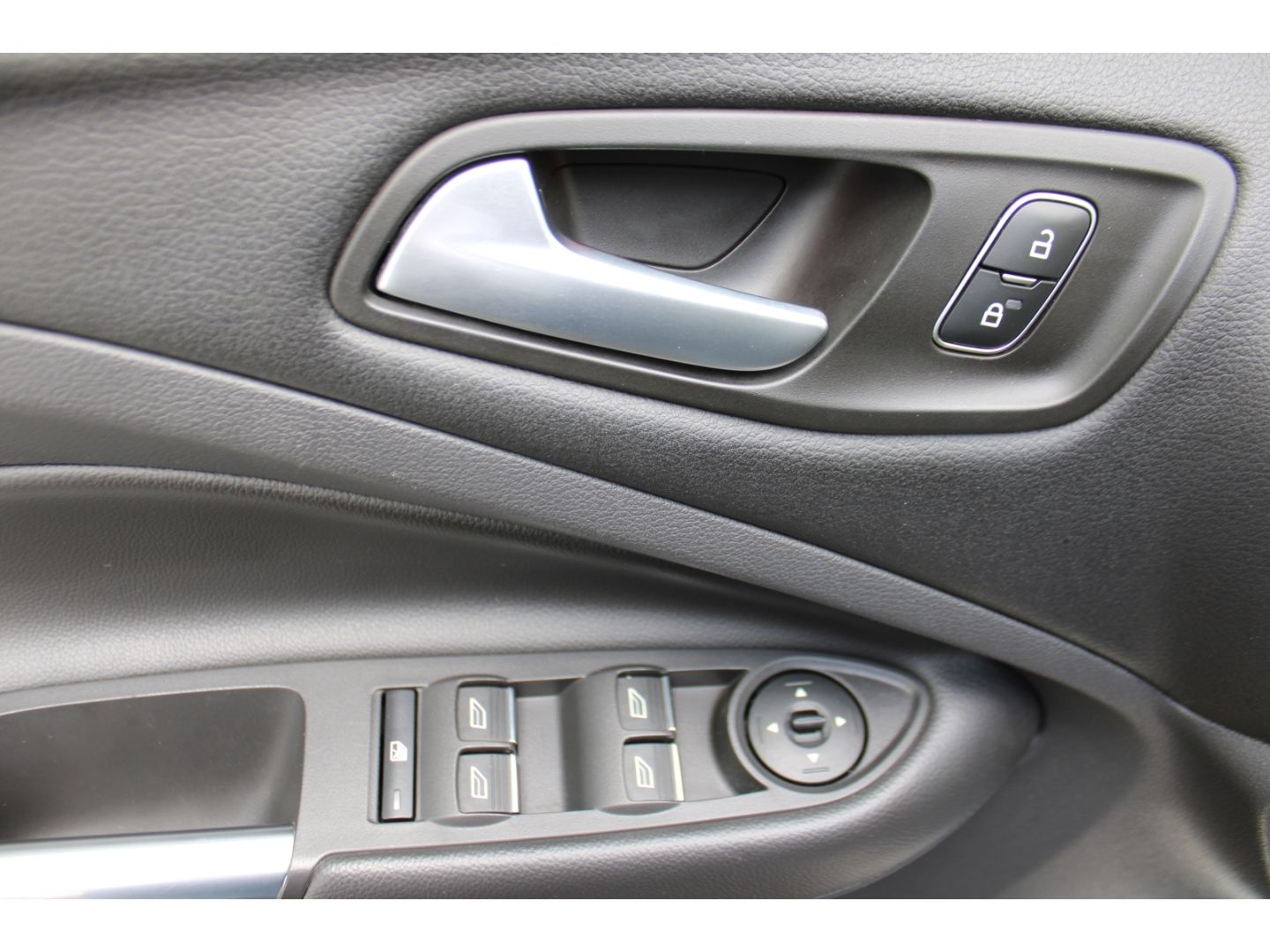 FORD Kuga 1.5 1,5 EcoBoost 2x4 Titanium Navi AHK WiPa - Image 13