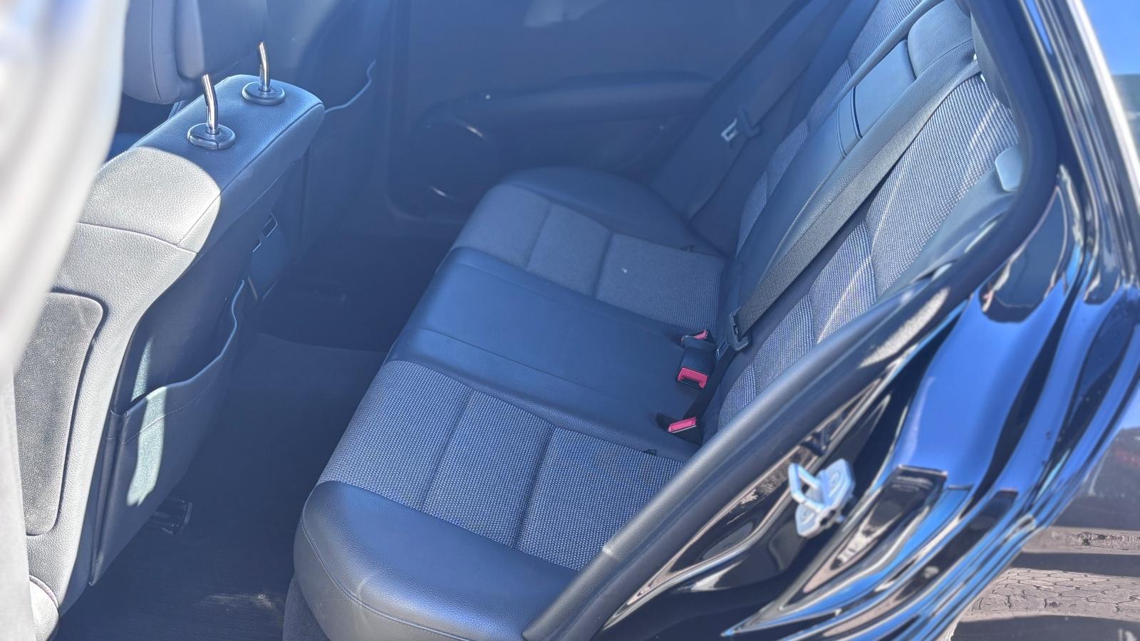 Mercedes-Benz C200 2009 — photo 8