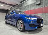 Maserati Levante Benzin 3.0 V6 316kW S GRANSPORT SQ4 - blaue Maserati Levante