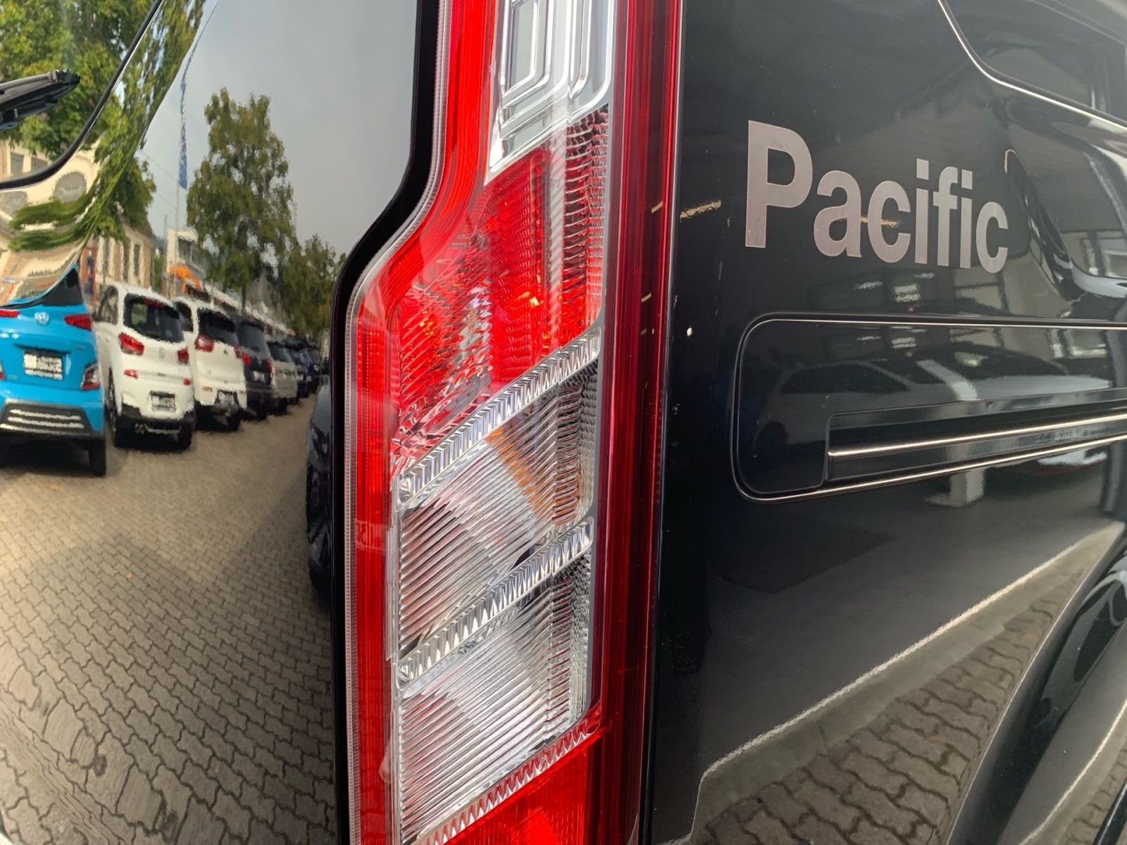 Fahrzeugabbildung Ford Tourneo Custom 2.0 TDCi 185PS Titanium Camper +