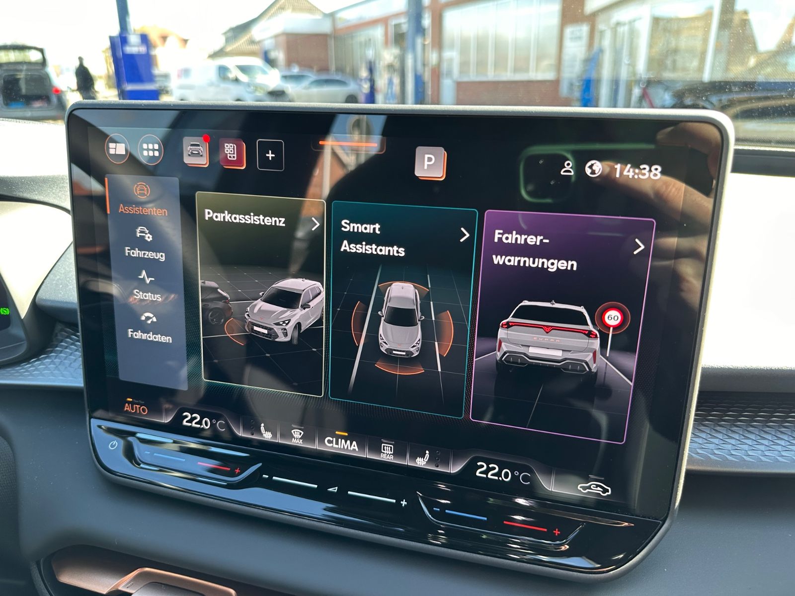 Fahrzeugabbildung CUPRA Terramar 1.5 eTSI DSG AHK/Navi/ACC/LED/SHZG/GJR