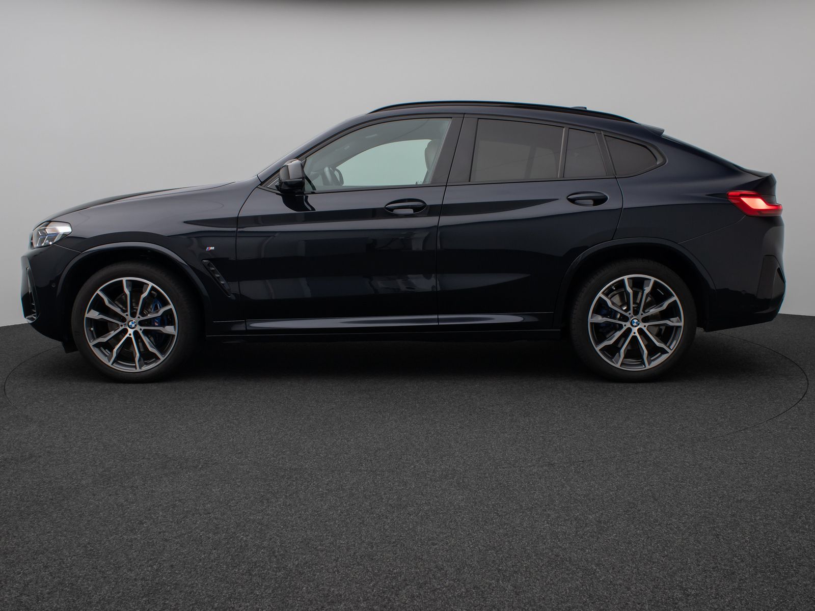 Fahrzeugabbildung BMW X4 M40i Panorama Laser Kamera HUD DAB HiFi AHK