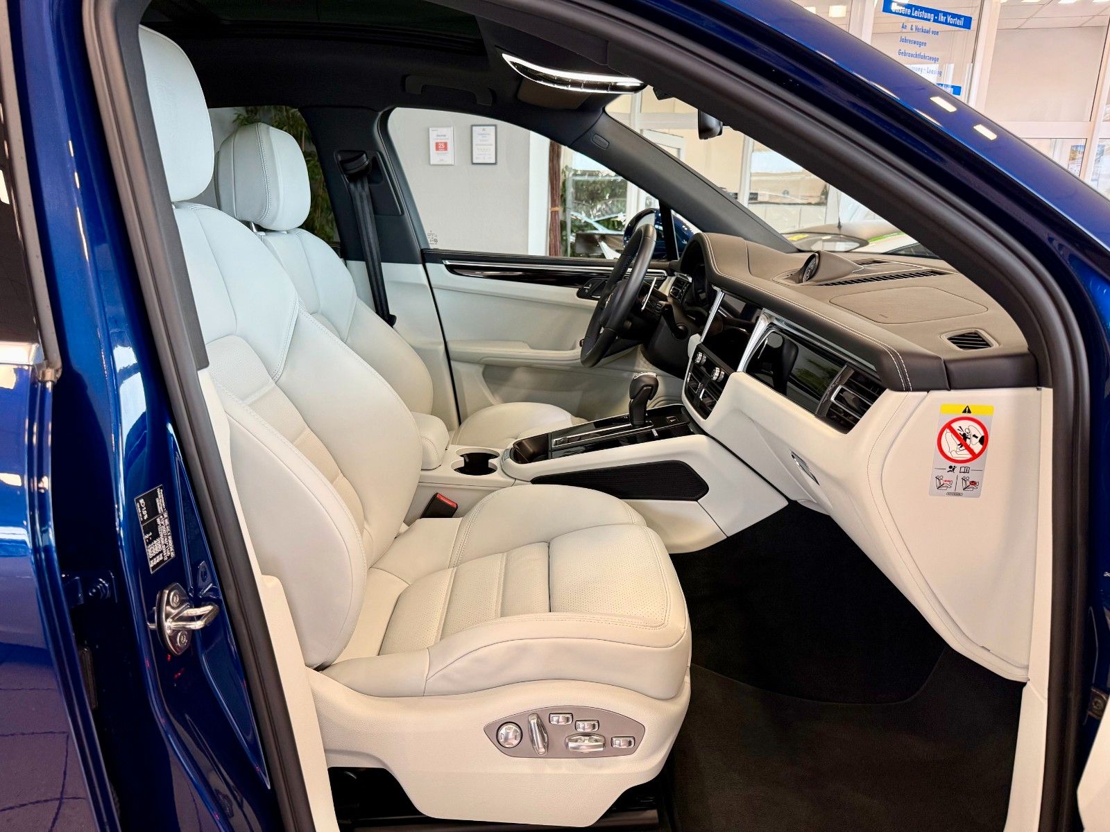 Fahrzeugabbildung Porsche Macan S Luftfederung/Panorama/ACC/SportChrono