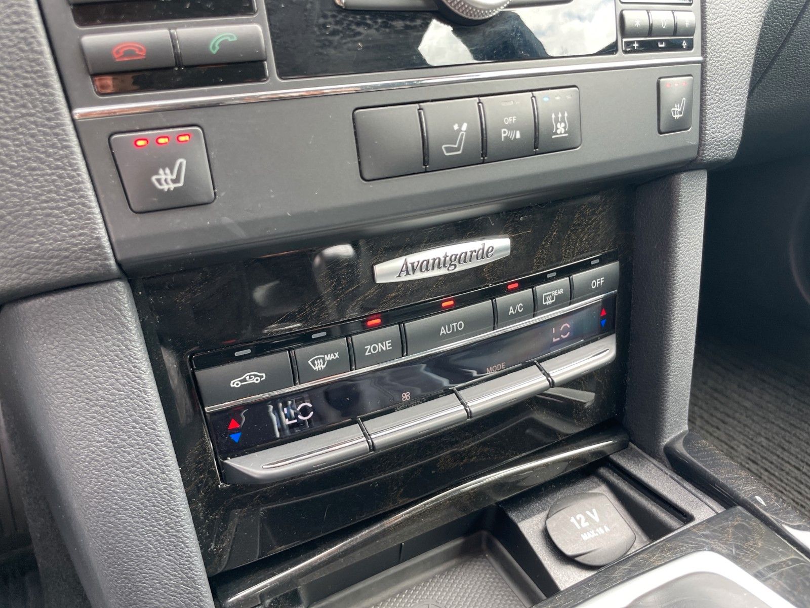 Fahrzeugabbildung Mercedes-Benz E 220 CDI Lim.*Bi-Xen*Standhz*Tempomat*PDC