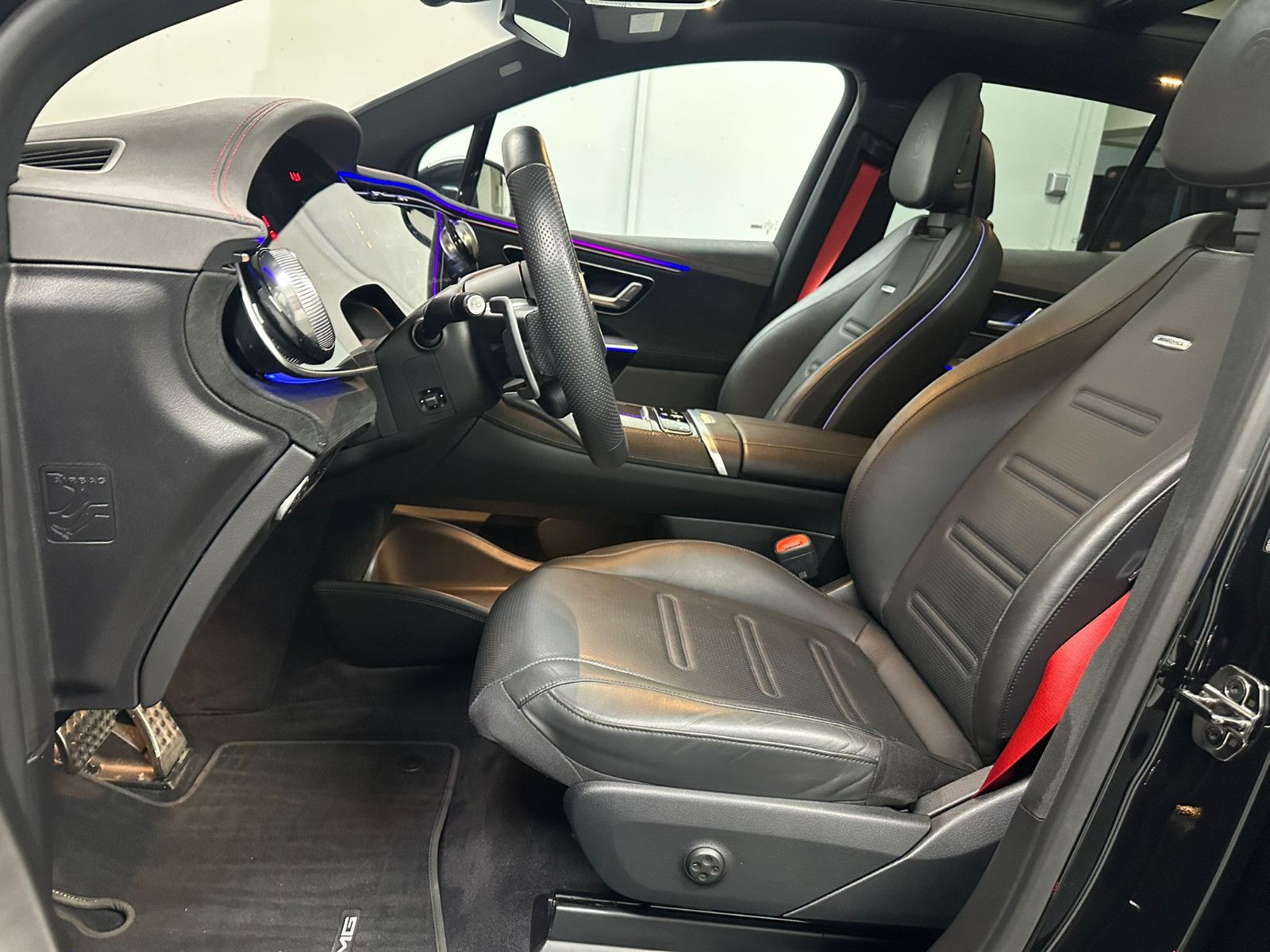 Fahrzeugabbildung Mercedes-Benz EQE 43 SUV AMG-LINE 4MATIC *Hyperscreen*PANO*