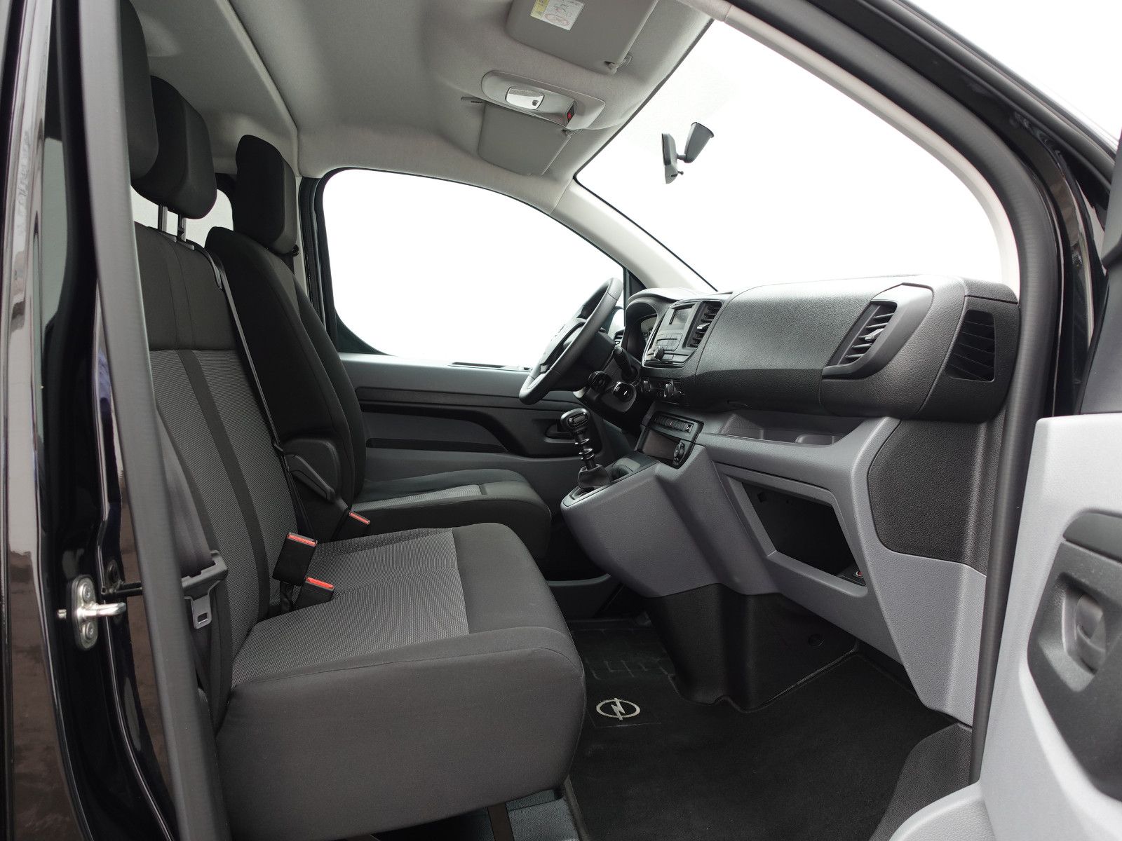 Fahrzeugabbildung Opel Vivaro Kombi 1.5Diesel L2 - PDC,Heckflügeltüren