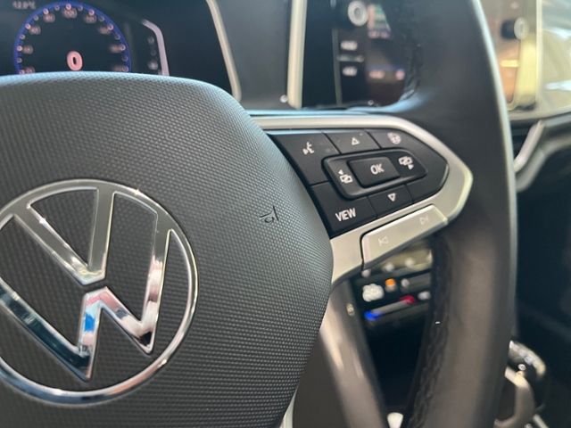 Fahrzeugabbildung Volkswagen T-ROC 1.5 TSI DSG STYLE IQ.LIGHT NAVI AHK KAMERA