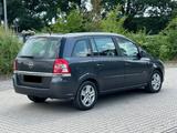 Opel Zafira B Family *7 Sitzer* *1.Hand* *SHZ* - Opel Zafira Gebrauchtwagen in Hannover