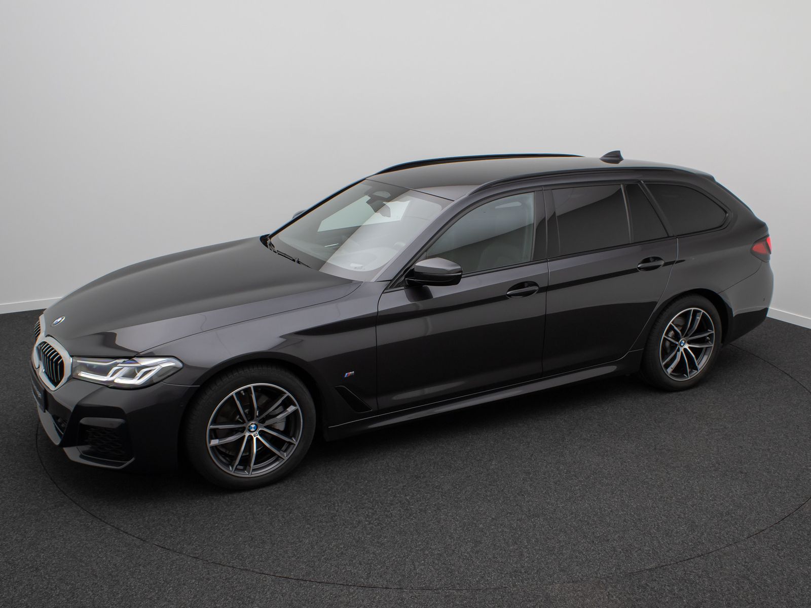 Fahrzeugabbildung BMW 520d M Sport Laser AHK HUD DAB Kamera Komfort