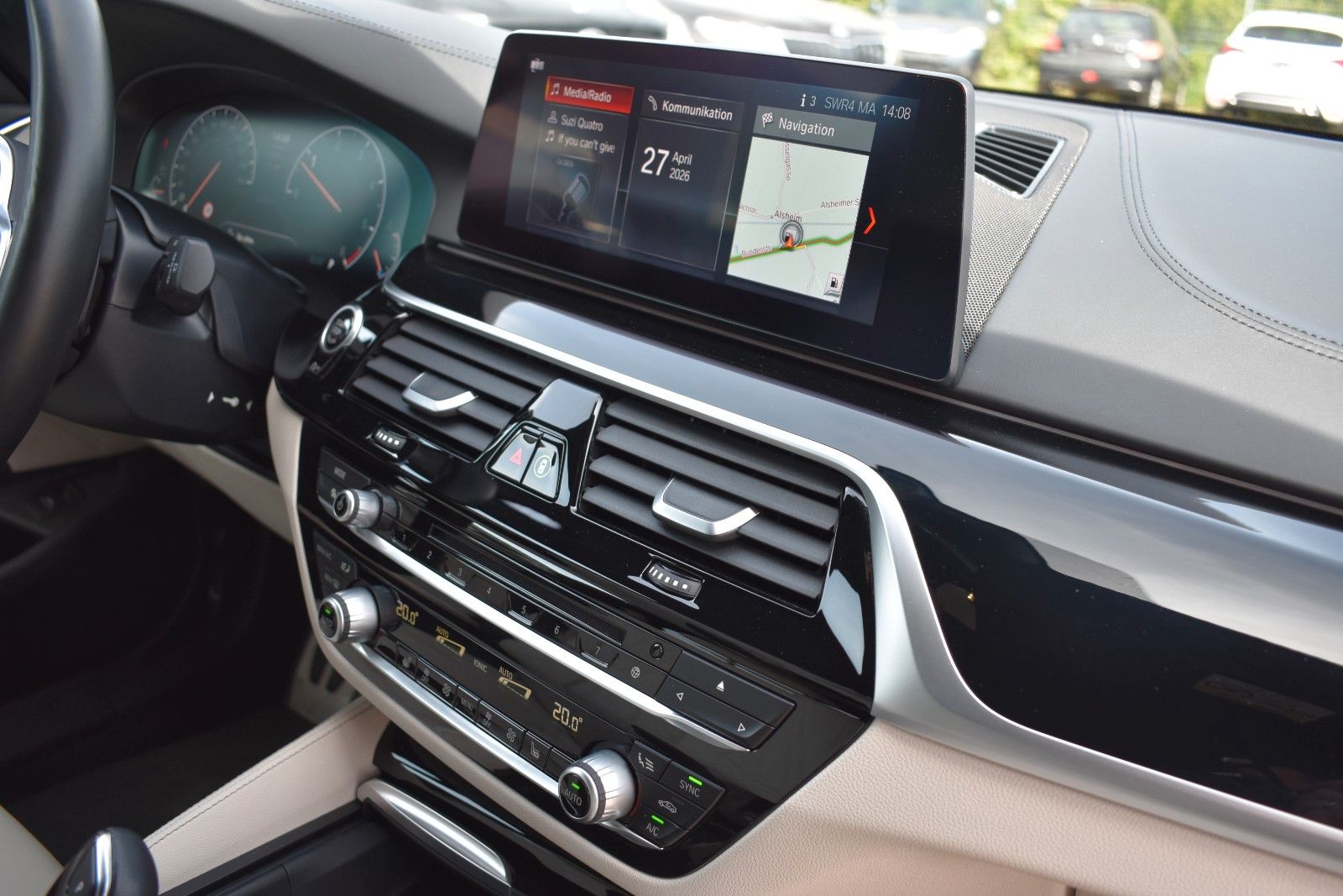 Fahrzeugabbildung BMW 530d Touring xDrive M Sport HUD AHK H&K Panorama