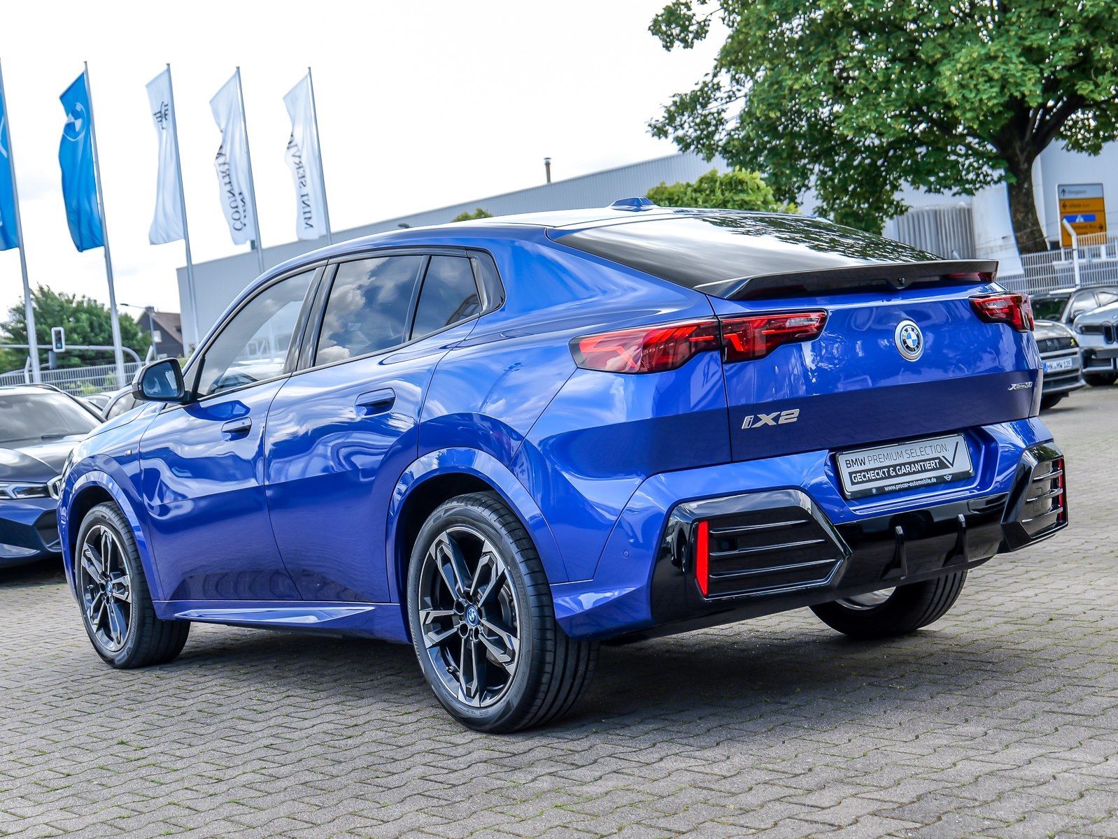 BMW iX2 - Bild 8