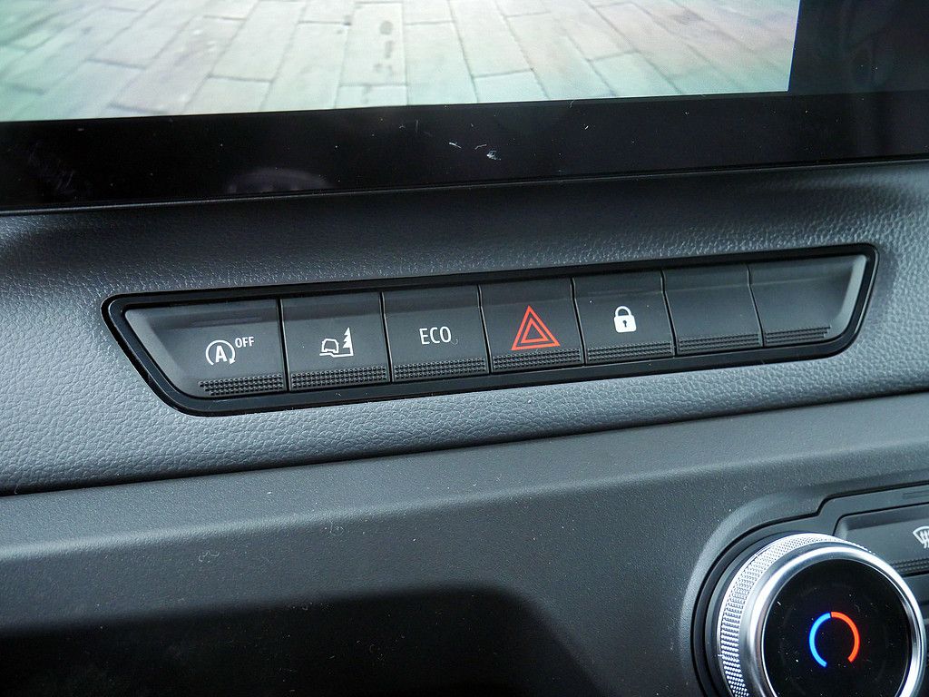 Fahrzeugabbildung Renault Master Pritsche DK advance L3H1 3,5t Blue dCi 15