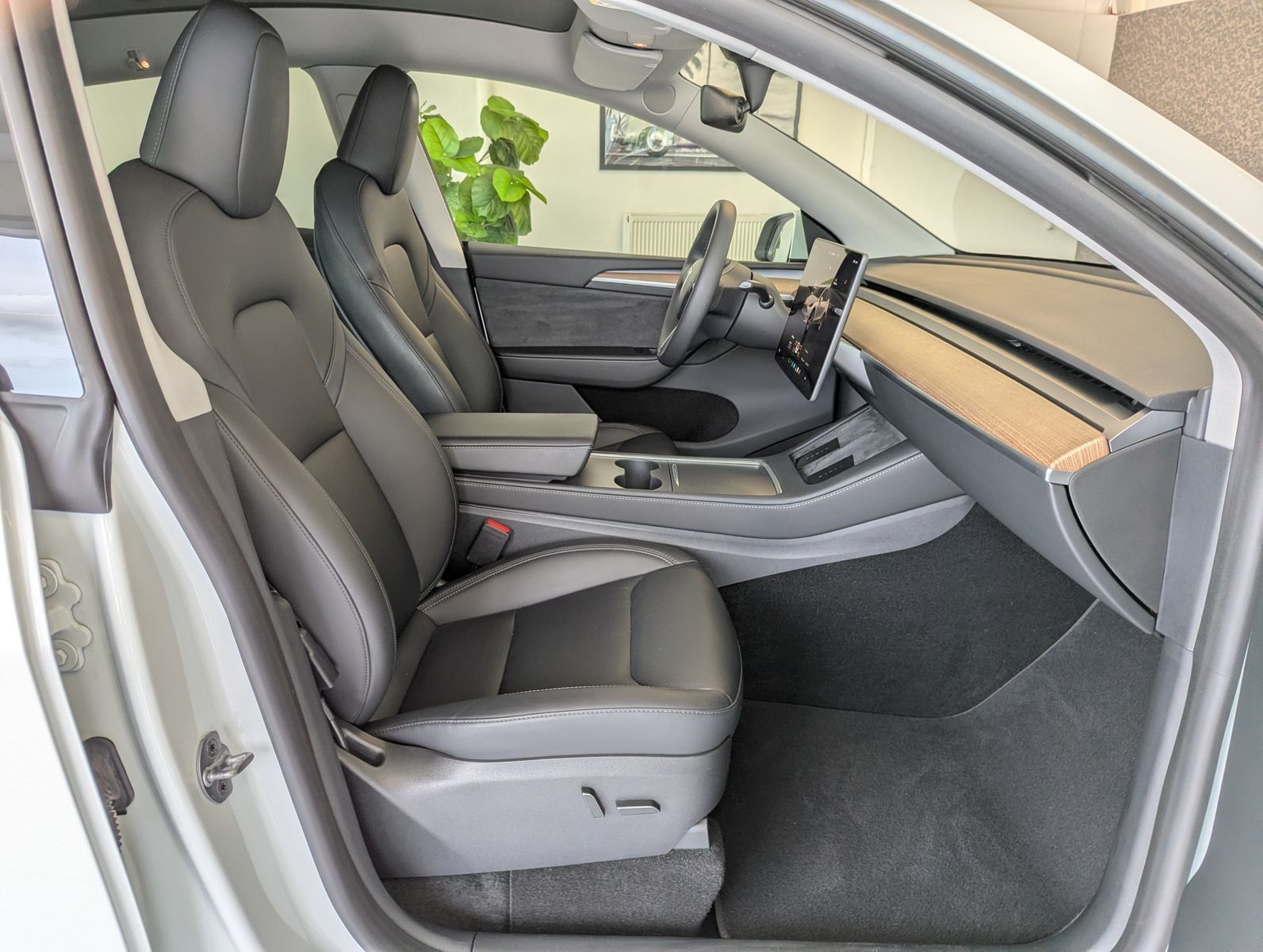 Tesla Model Y Long Range Dual AWD EAP AHK SOH-93,7% foto 18