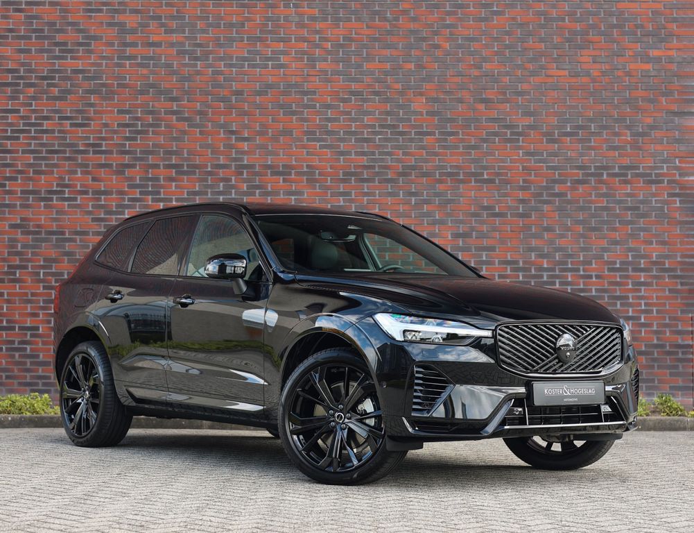Volvo XC60 T6 Ultra Black Edition - Pano - AHK - Neu