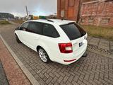 Skoda Octavia Combi Joy *2.0TDI*AHK*NAVI*PDC*KLIMA*TÜV - Skoda Octavia Joy mit Diesel-Antrieb