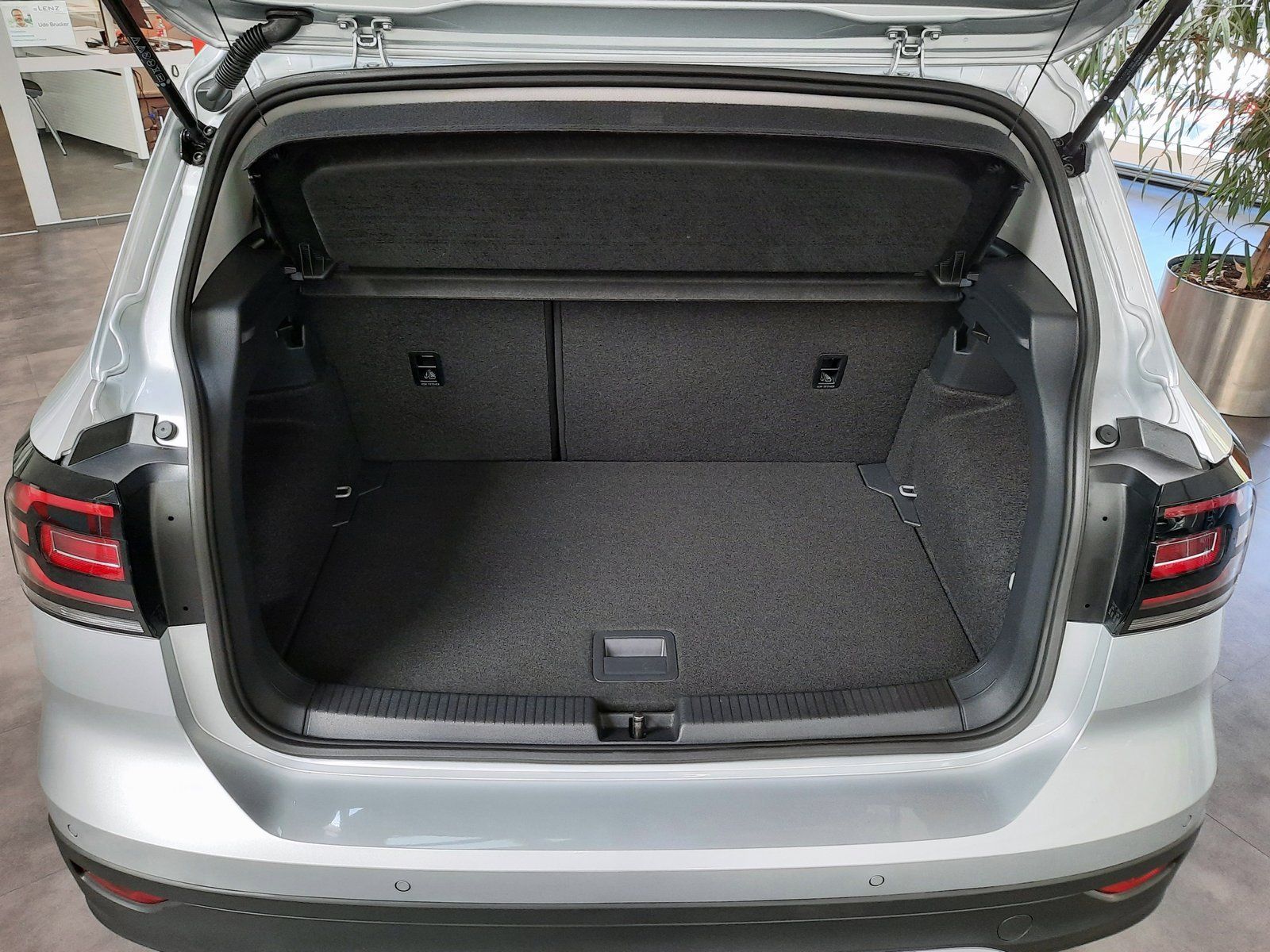 Fahrzeugabbildung Volkswagen T-Cross Move TSI *Navi*Einparkh.*Sitzhzg*App-Con