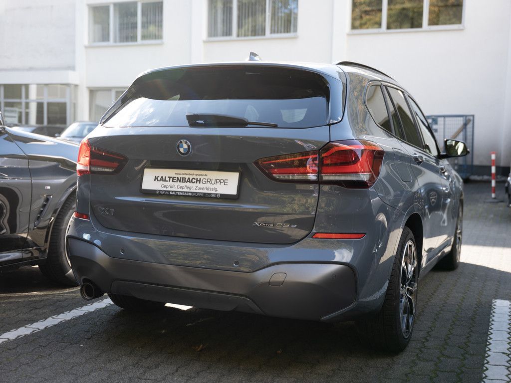 BMW X1 xDrive25e M-Sport HUD LED NAVI KAMERA SHZ PDC foto 5
