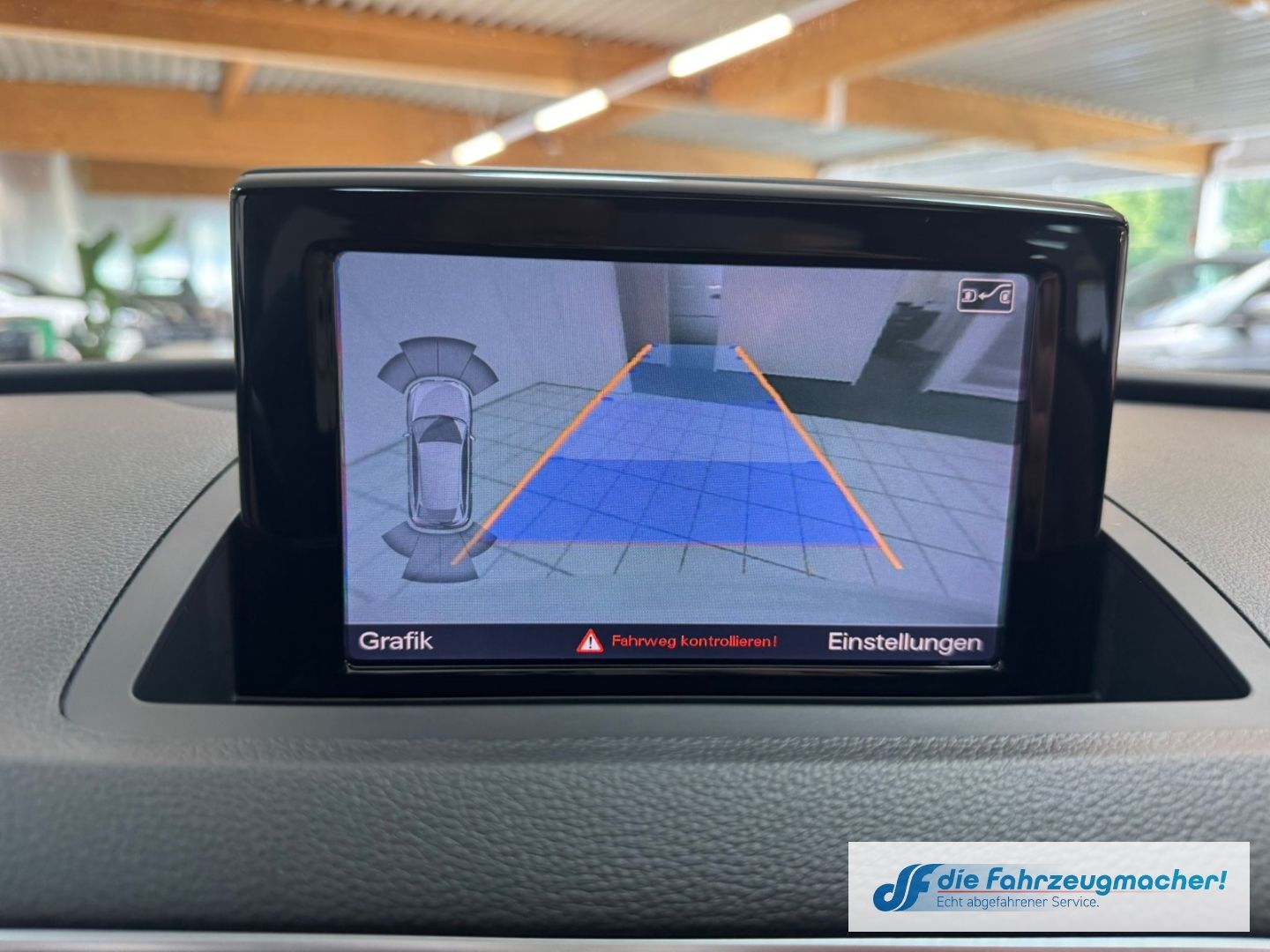 Fahrzeugabbildung Audi Q3 2.0 TDI quattro S line Sportpaket AD El. Pano