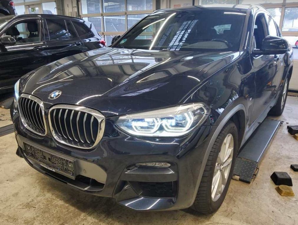 Fahrzeugabbildung BMW X4 xDrive 20 d M Sport X HUD ANHZV STHZG PANO