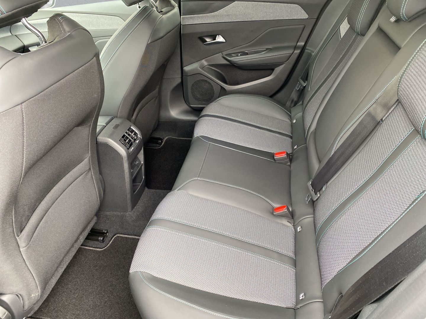 Fahrzeugabbildung Peugeot 308 SW Allure 1.2 PureTech 130 EU6e *ACC*Rückfah