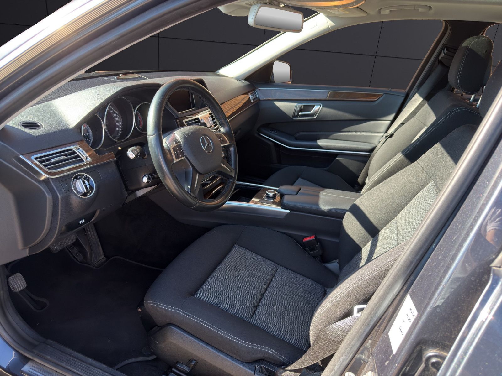 Fahrzeugabbildung Mercedes-Benz E 350 Limousine/2.Hand/Scheckheft/Top/360gKamer