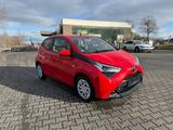 Toyota Aygo AYGO x-play - : Kleinwagen, Automatik, bis 10000 Euro