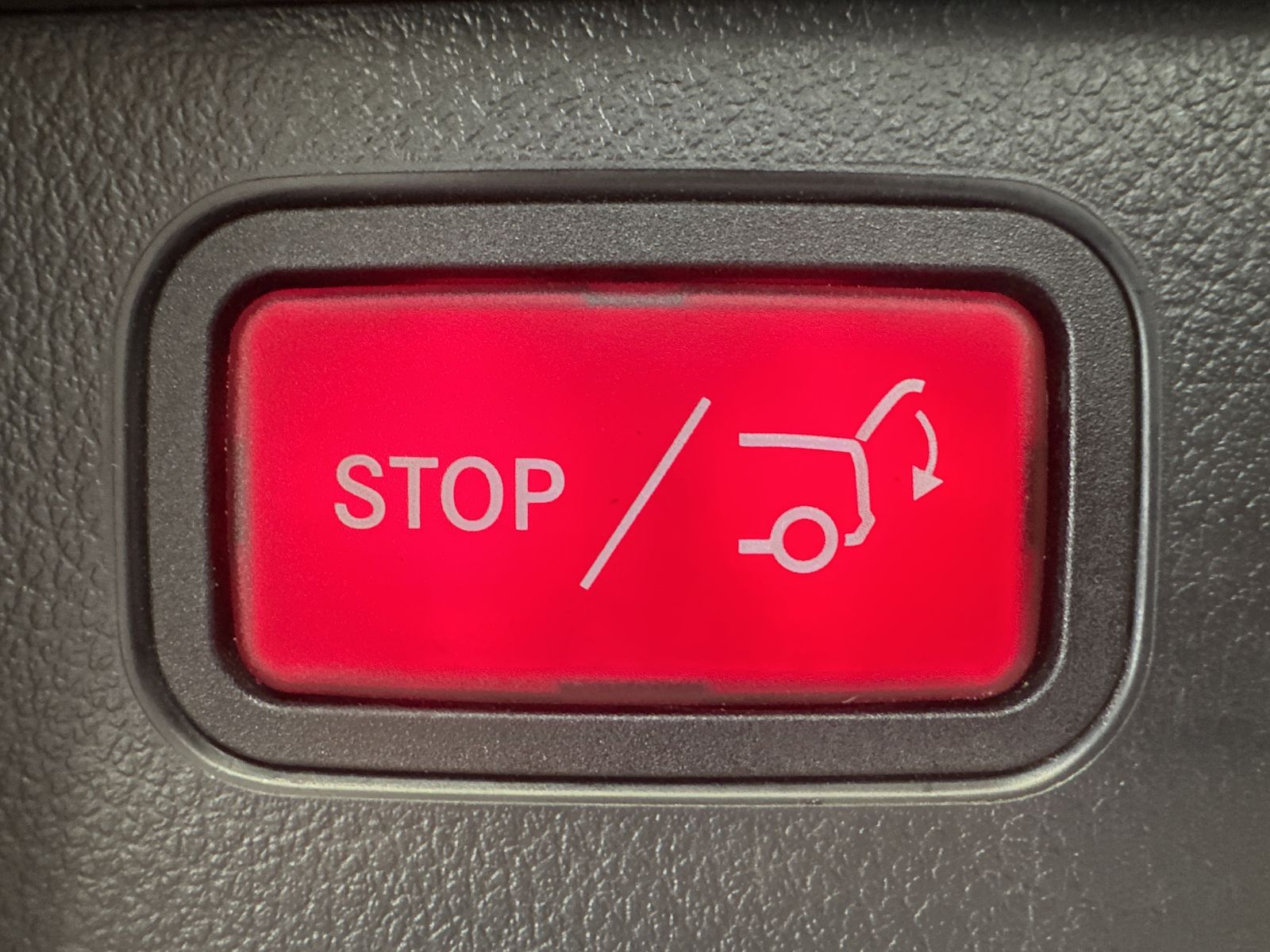 Fahrzeugabbildung Mercedes-Benz C 220d T Avantgarde NAV+LED+KAMERA+CARPLAY+VCOCK